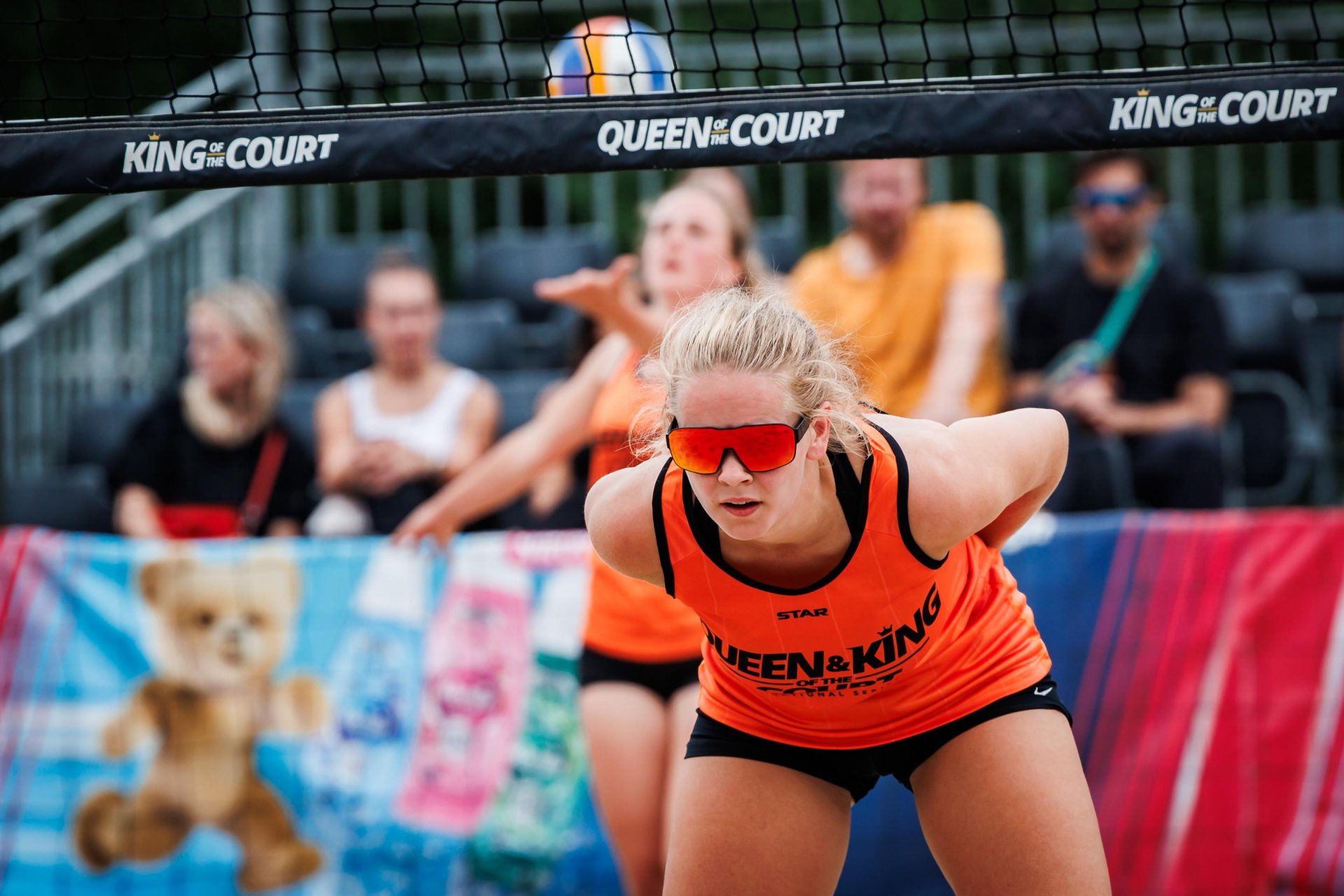 Queen &amp; King of the Court komt terug naar Breda met een National Series editie. Op 5 en 6 september verandert de Veilingkade in een zomerse beachvolleybal hotspot waar de beste spelers van Nederland het unieke Queen &amp; King of the Court format spelen. Alles draait om tempo, actie en strijd, met als inzet een plek in het Crown Series toernooi in Utrecht van 17 t/m 20 september.